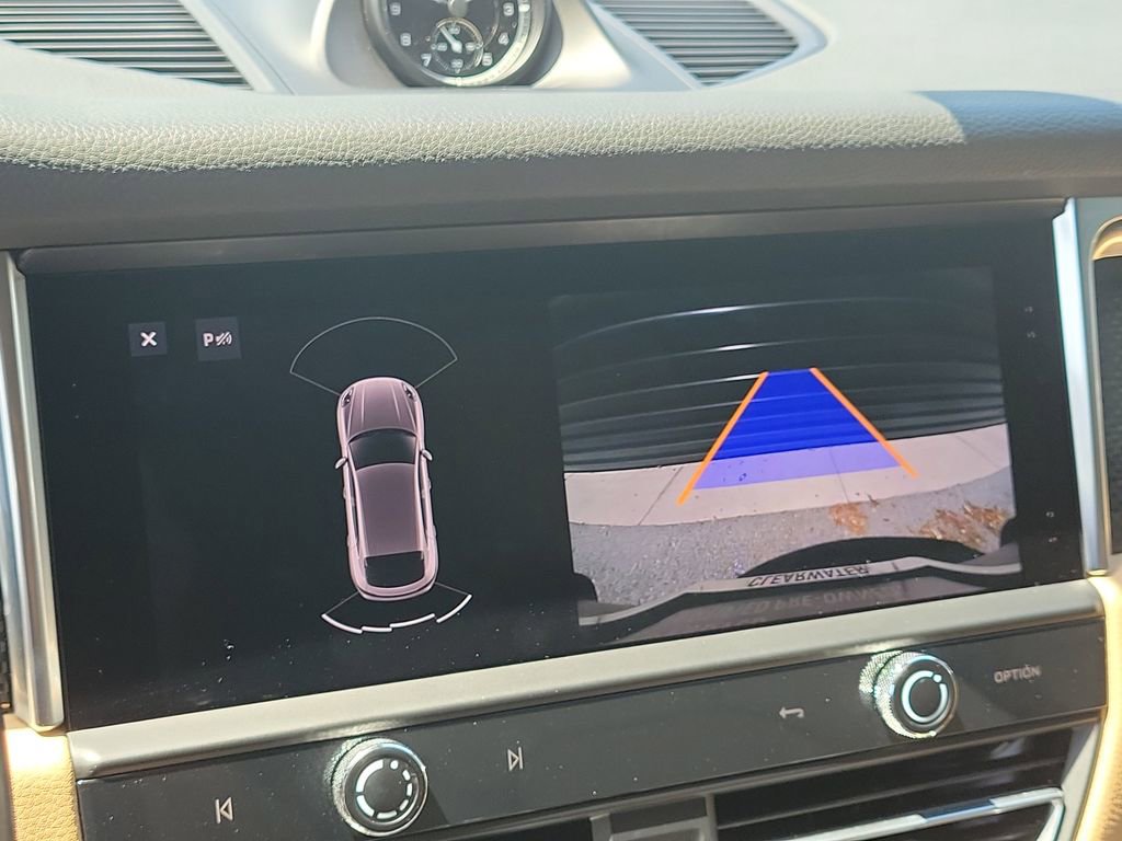 Certified 2022 Porsche Macan image 32