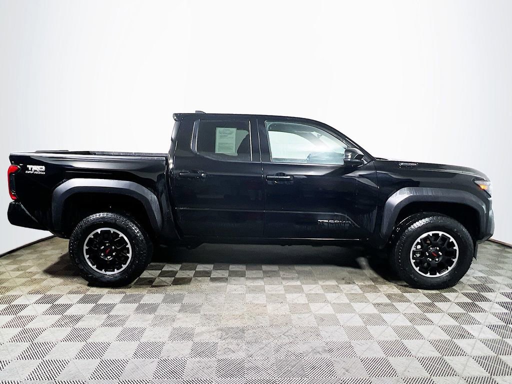 Used 2025 Toyota Tacoma TRD Off-Road image 9