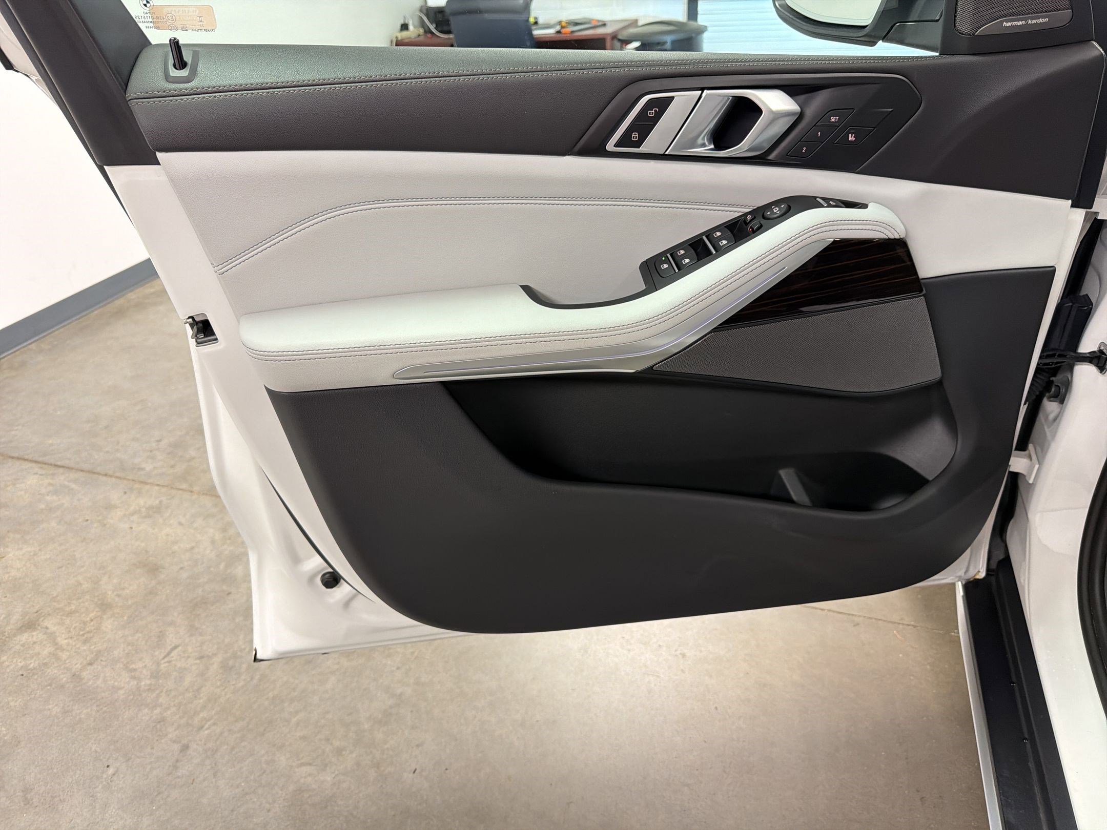 Certified 2024 BMW X5 xDrive40i w/ Premium Package image 12