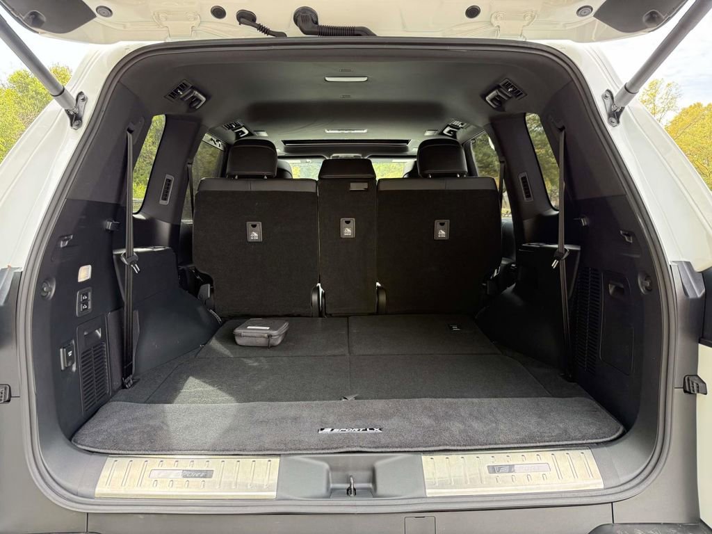 Used 2024 Lexus LX 600 F Sport image 30