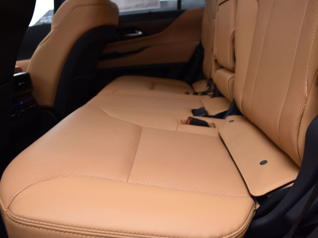 New 2026 Lexus LX 700h Luxury image 18