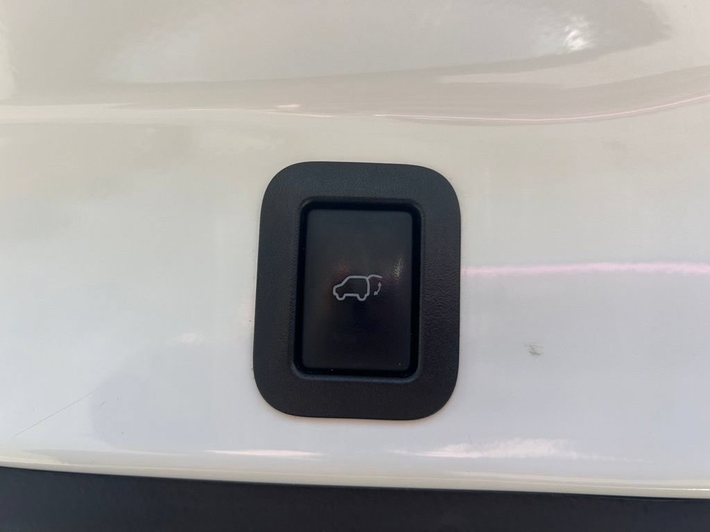 Used 2019 Toyota Highlander XLE AWD/4WD image 19