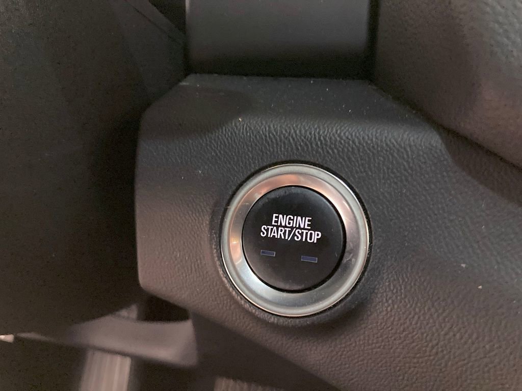 Used 2022 GMC Terrain SLE image 30