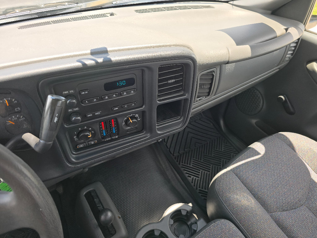 Used 2005 Chevrolet Silverado 1500 W/T AWD/4WD image 18
