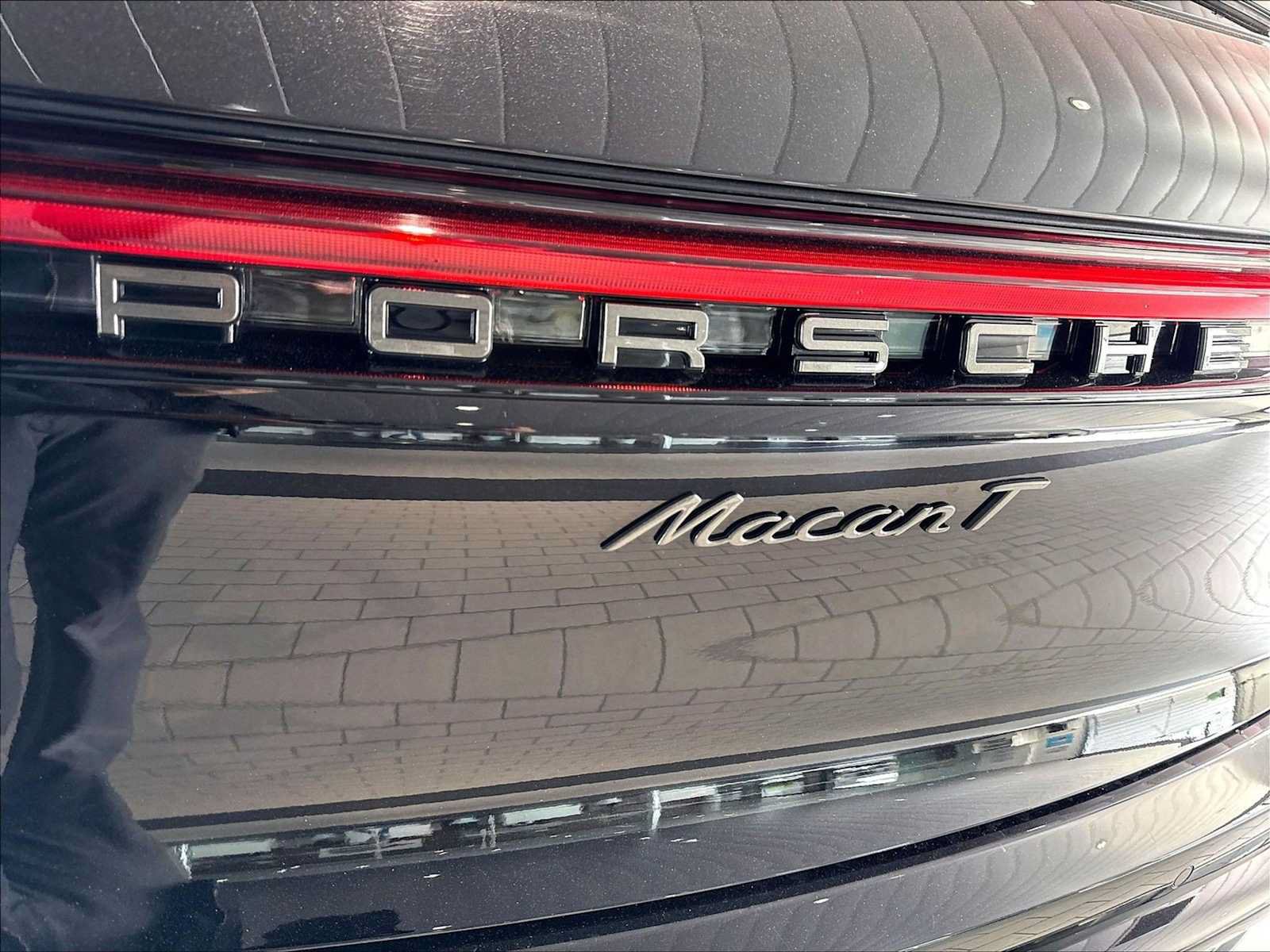 Used 2026 Porsche Macan Turbo AWD/4WD image 36