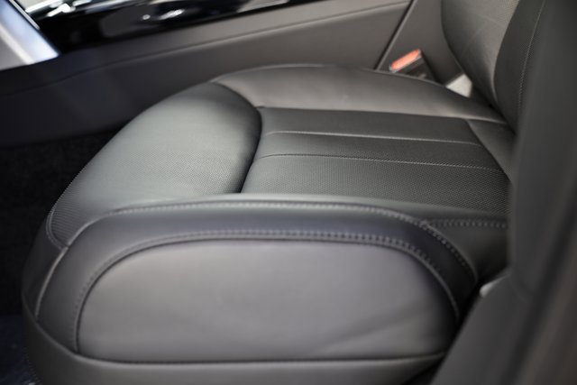 New 2025 Land Rover Range Rover Long Wheelbase SE image 28