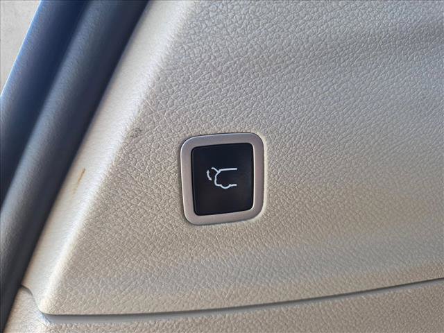 Used 2024 Chrysler Pacifica Limited FWD image 7