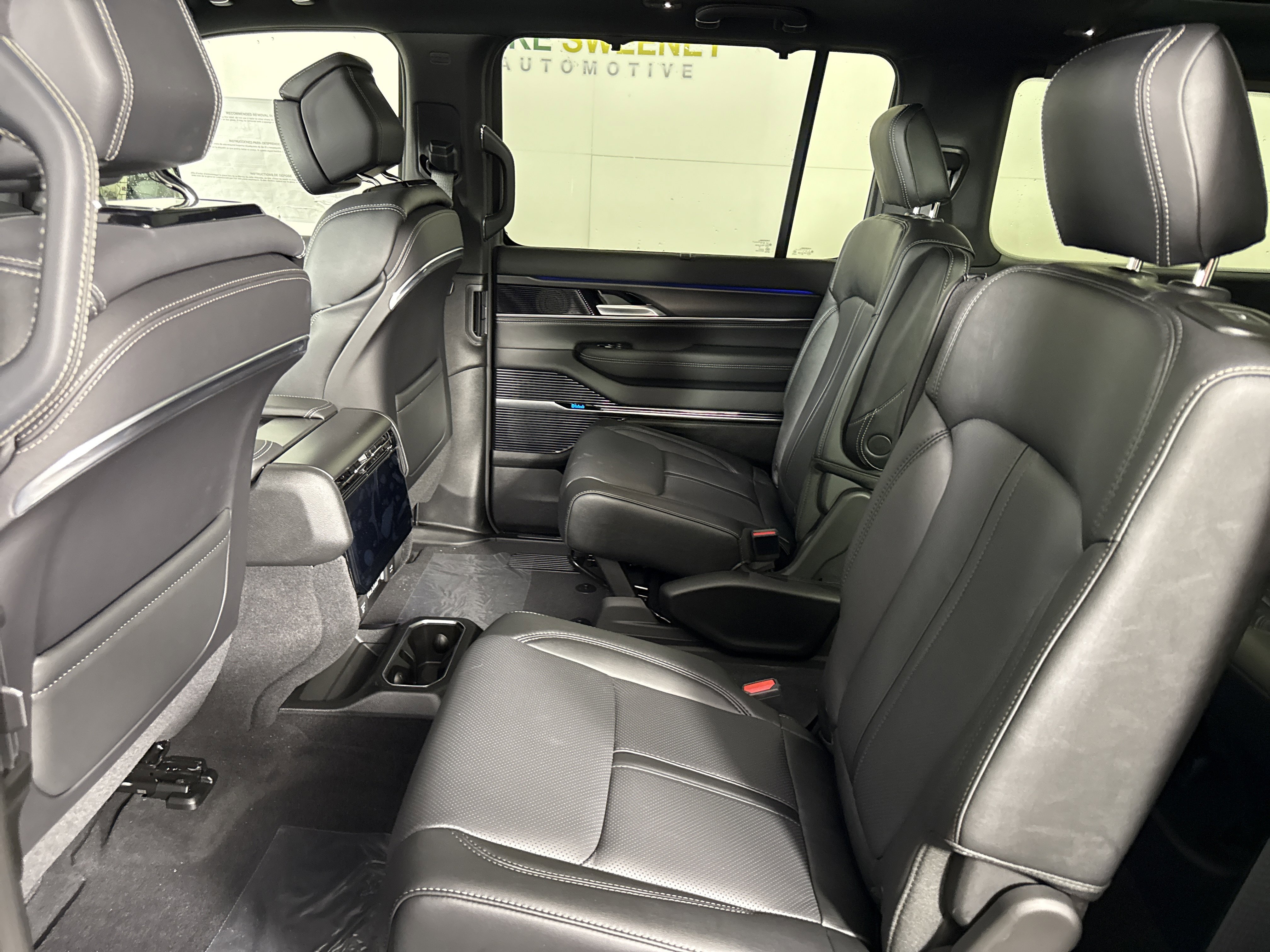 New 2026 Jeep Grand Wagoneer L Summit image 11