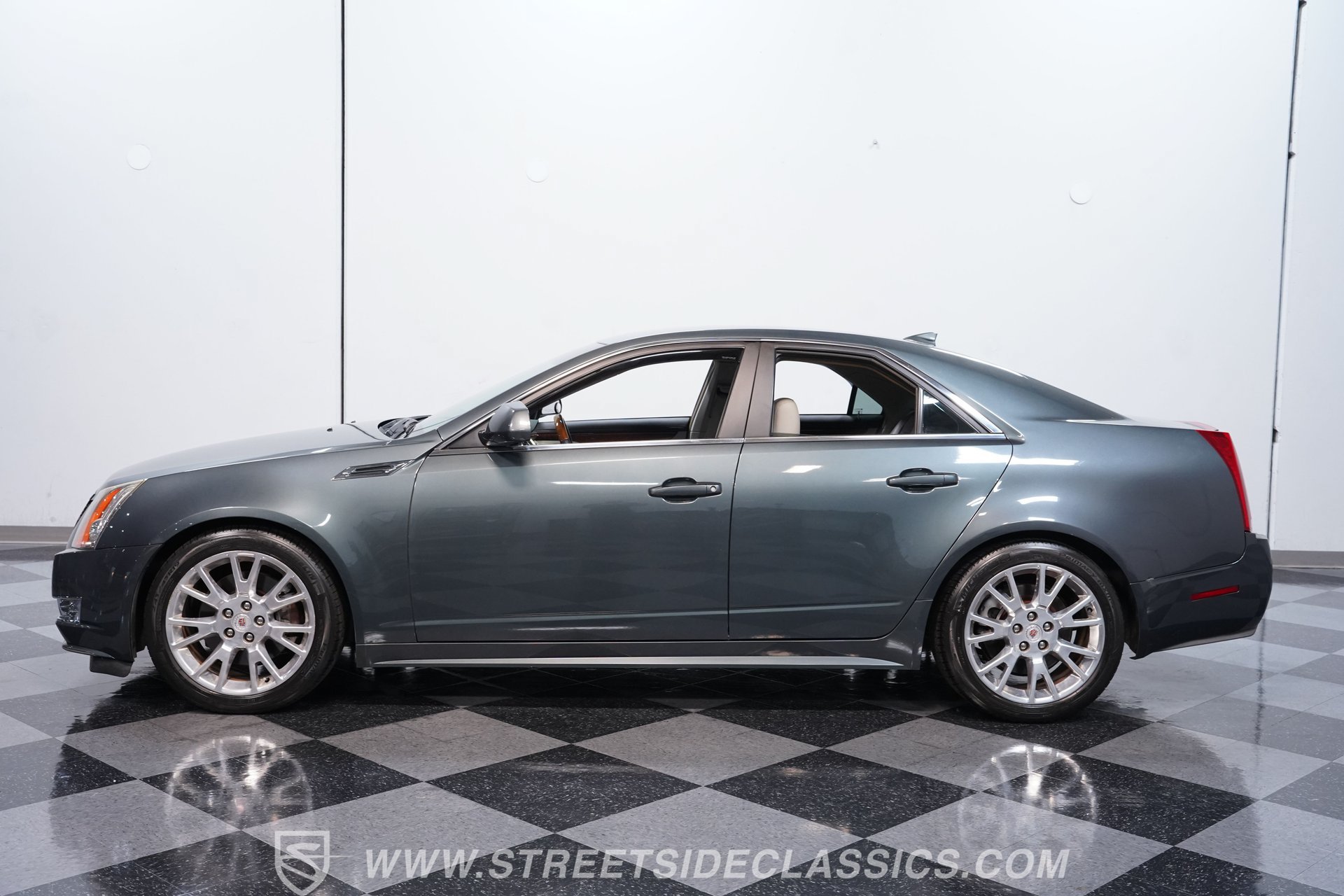 Used 2010 Cadillac CTS Performance w/ Performance Luxury Package RWD image 2
