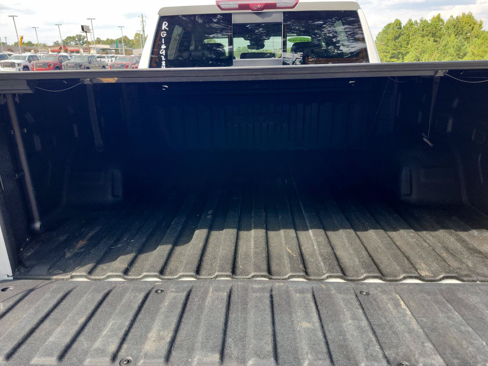 Used 2024 GMC Sierra 1500 AT4 w/ Technology Package AWD/4WD image 14