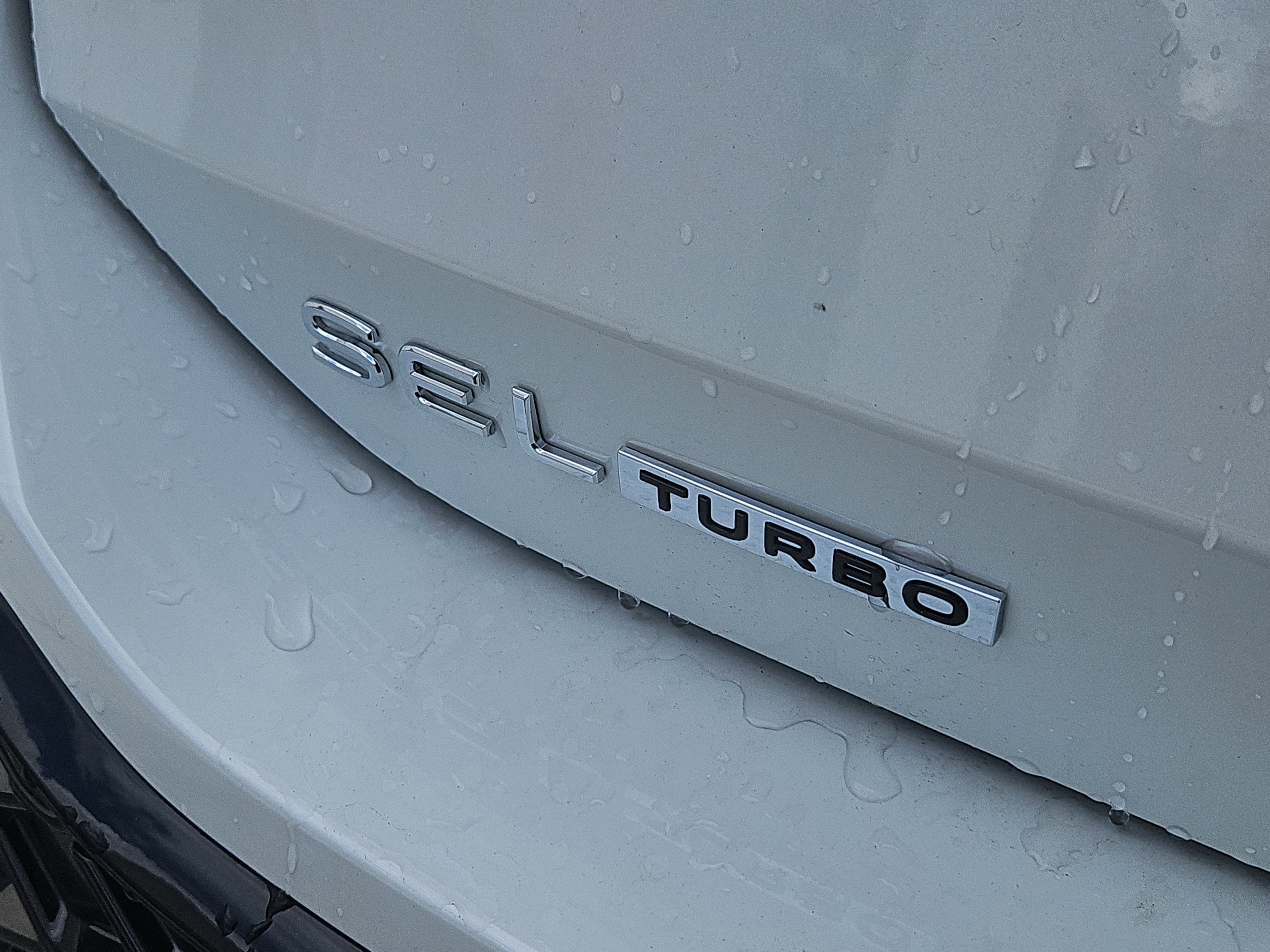 New 2026 Volkswagen Tiguan SEL R-Line image 4