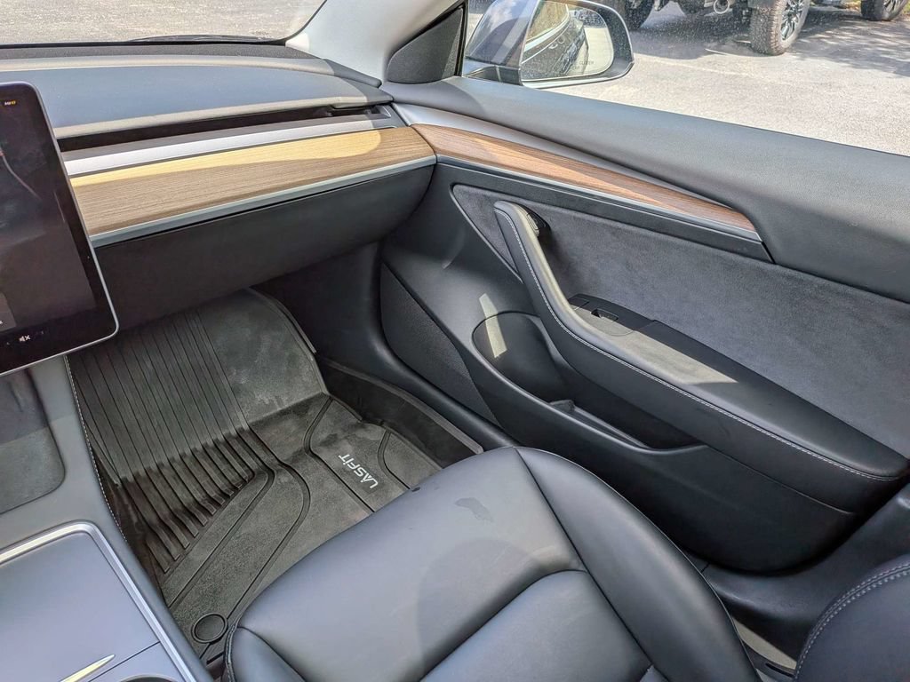 Used 2023 Tesla Model 3 Standard Range RWD image 16