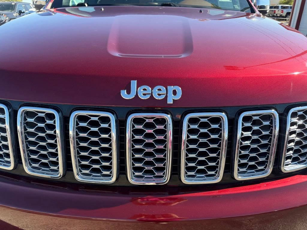 Used 2020 Jeep Grand Cherokee Overland w/ Interior Metal Package AWD/4WD image 6