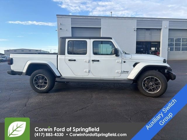 Used 2023 Jeep Gladiator Overland w/ Cold Weather Group image 4