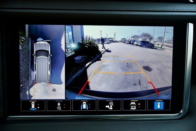 Used 2021 GMC Yukon XL Denali w/ Denali Ultimate Package image 40