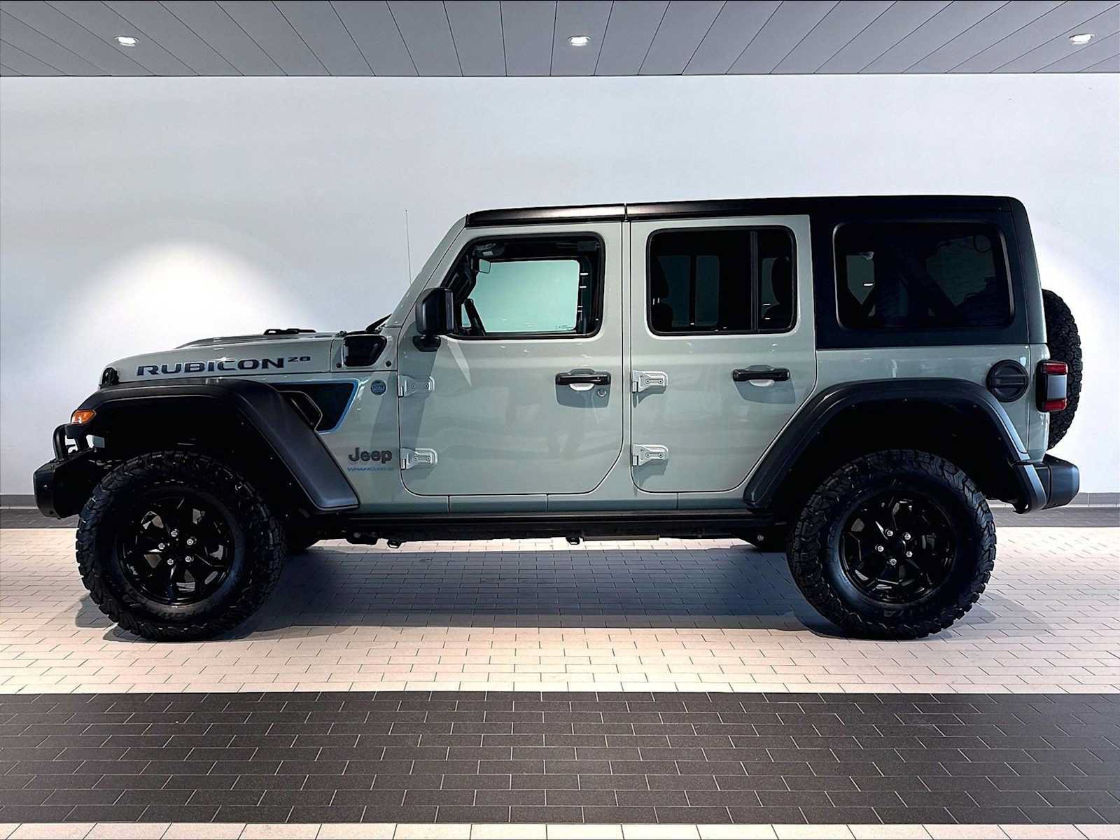 Used 2023 Jeep Wrangler Unlimited Rubicon 4xe AWD/4WD image 2