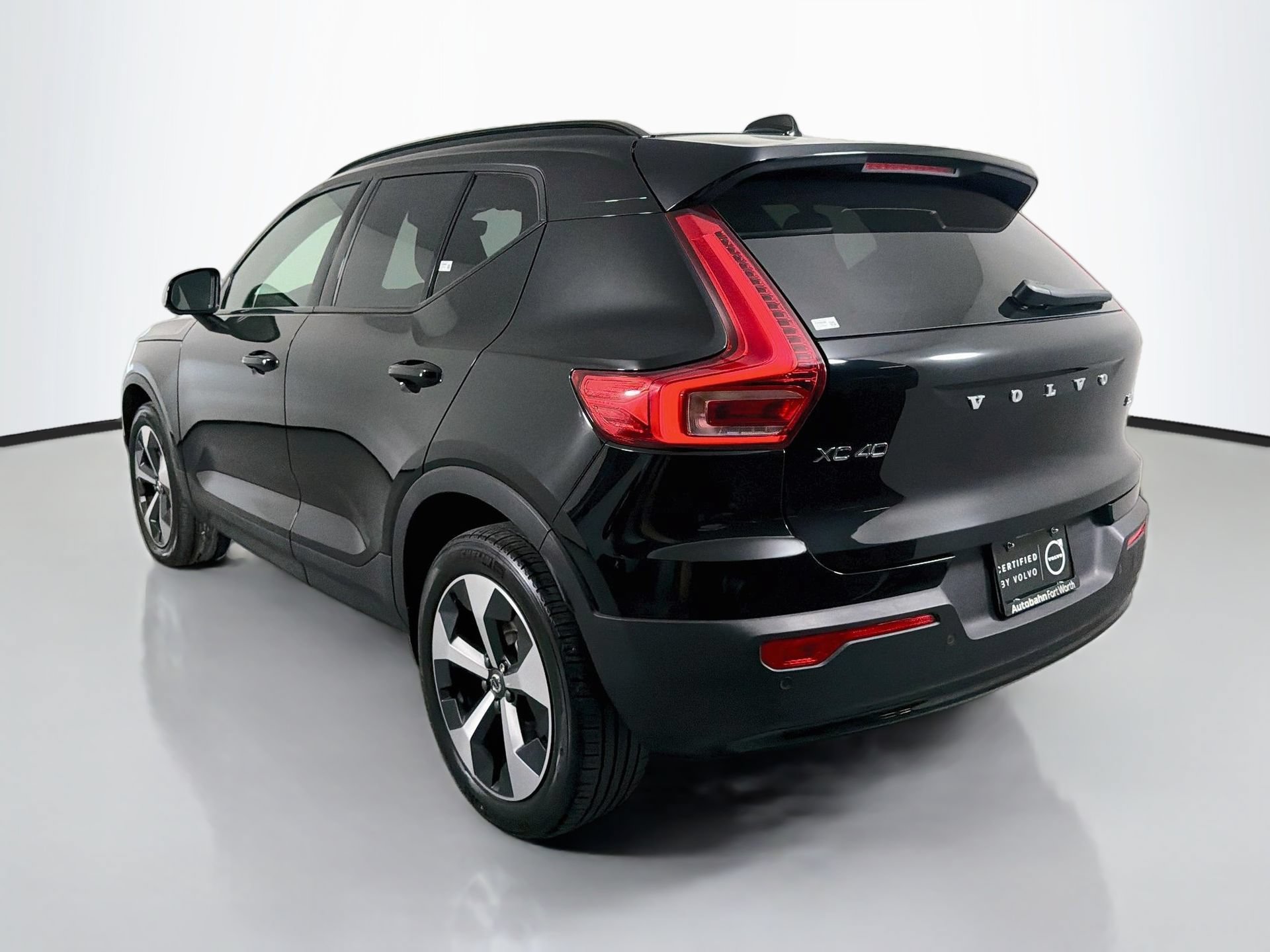 Certified 2023 Volvo XC40 B5 Ultimate w/ Protection Package Premier AWD/4WD image 8