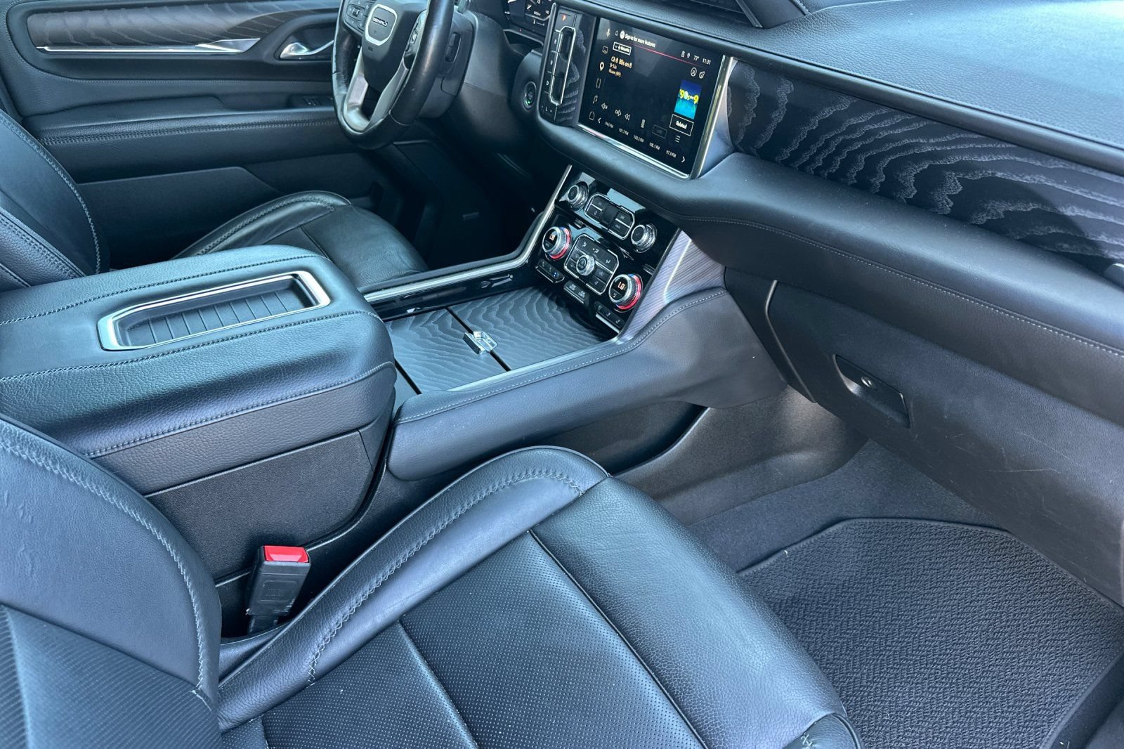 Used 2023 GMC Yukon XL Denali w/ Denali Reserve Package AWD/4WD image 20