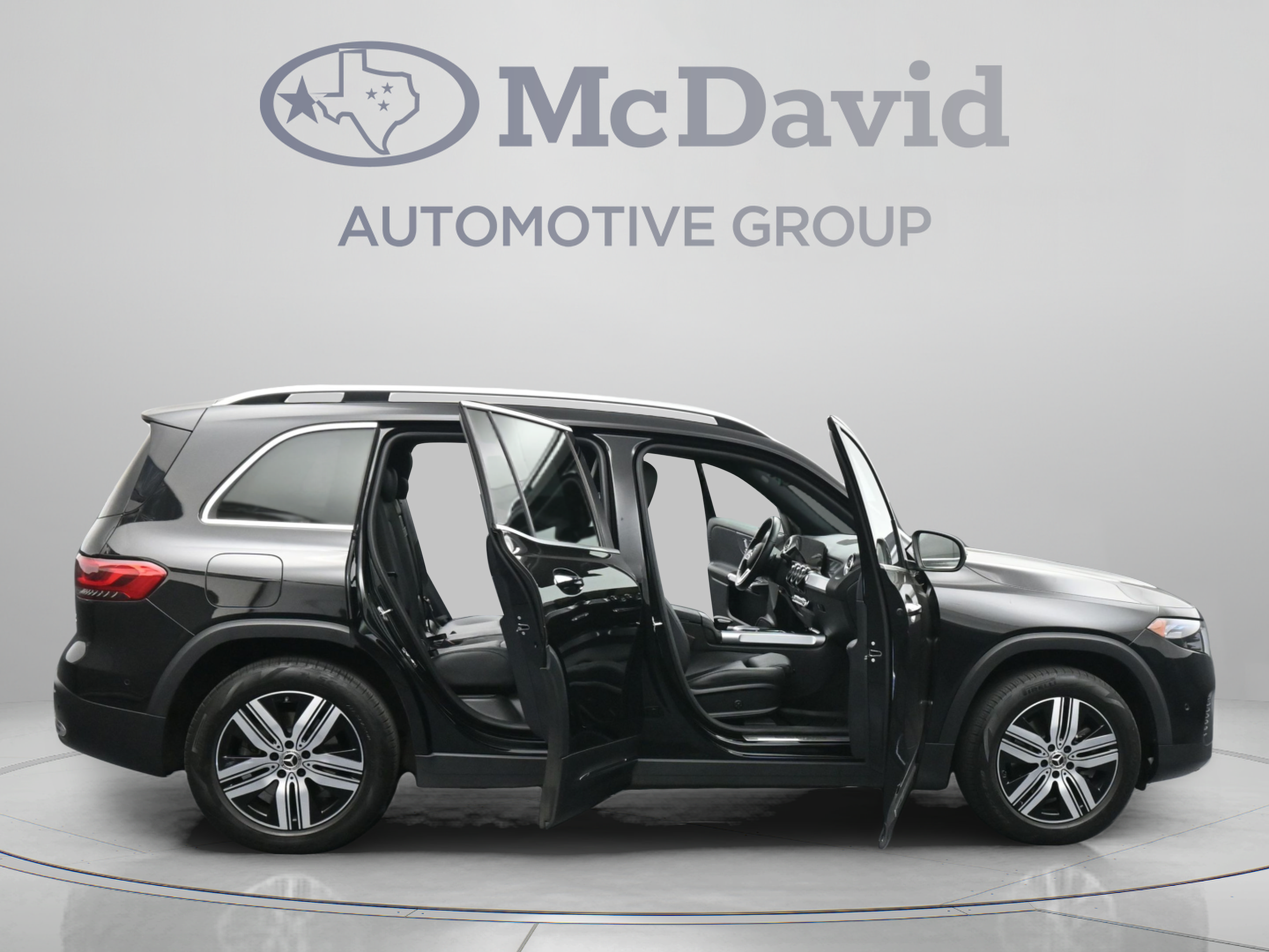 Used 2023 Mercedes-Benz EQB 300 4MATIC image 41