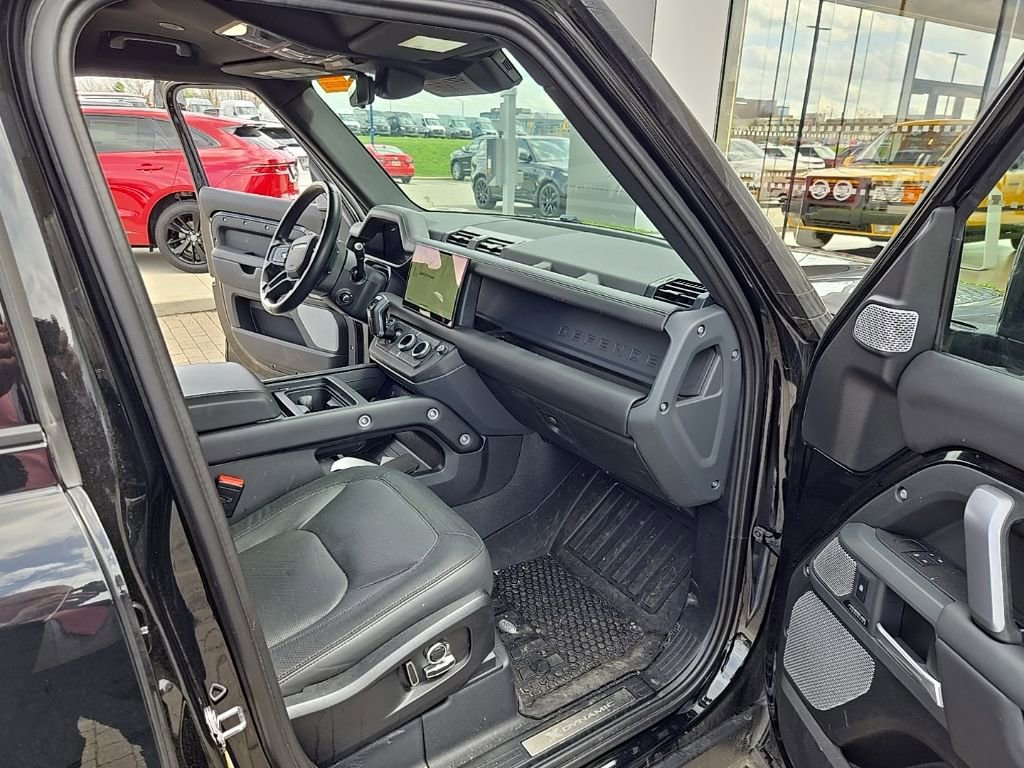 Certified 2023 Land Rover Defender 130 X-Dynamic SE image 20