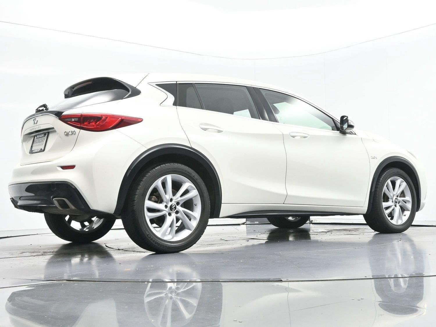 Used 2018 INFINITI QX30 FWD image 45
