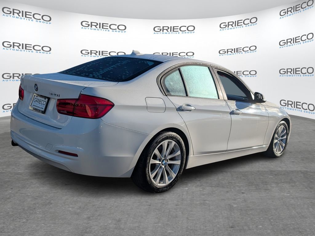 Used 2018 BMW 320i Sedan image 7