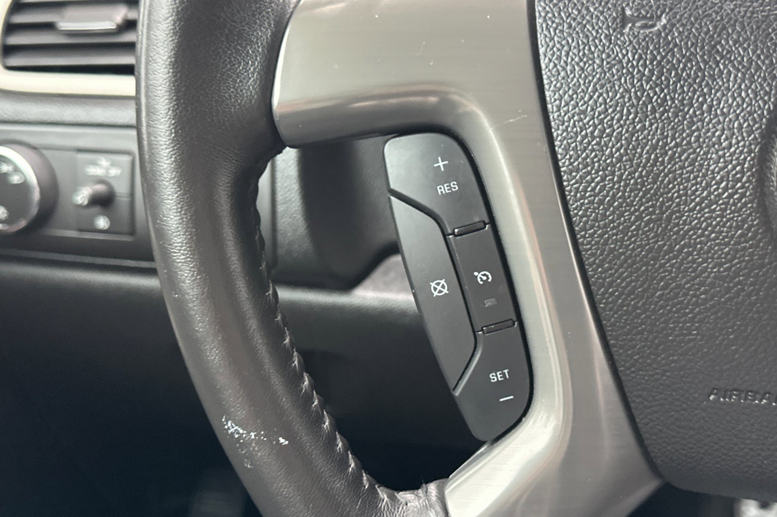 Used 2014 GMC Sierra 3500 SLT w/ SLT Convenience Package image 31