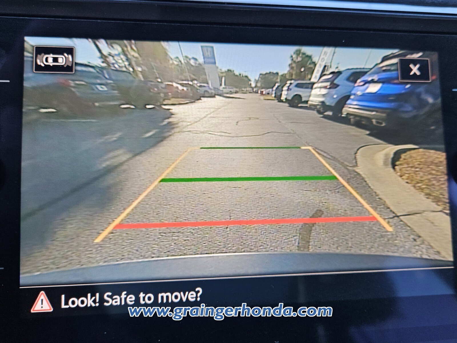 Used 2022 Volkswagen Tiguan SEL R-Line image 16