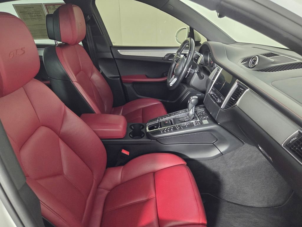 Used 2018 Porsche Macan GTS AWD/4WD image 32