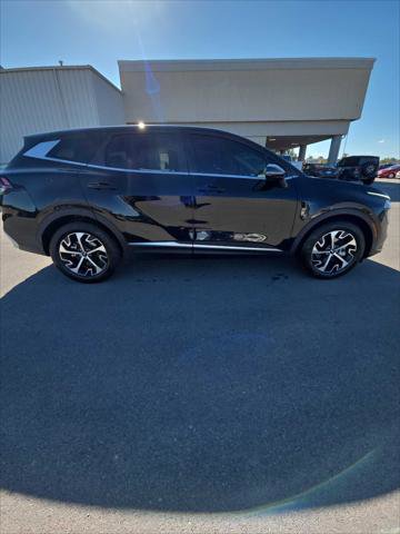 Used 2025 Kia Sportage EX image 4