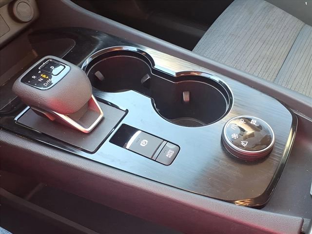 Used 2023 Nissan Rogue SV image 10