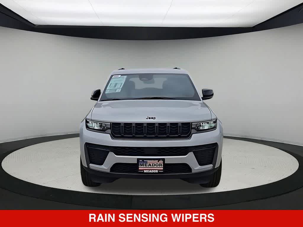 New 2026 Jeep Grand Cherokee Altitude AWD/4WD image 3