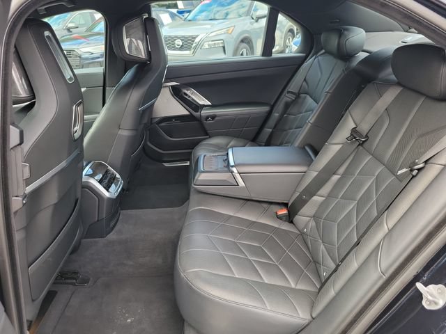 Used 2025 BMW 740i RWD image 11