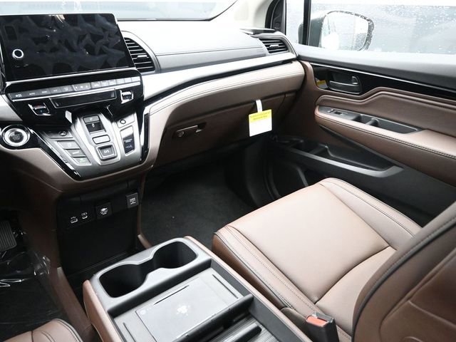 New 2026 Honda Odyssey Touring image 11