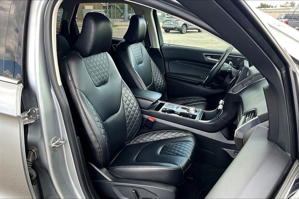 Used 2024 Ford Edge Titanium AWD/4WD image 9