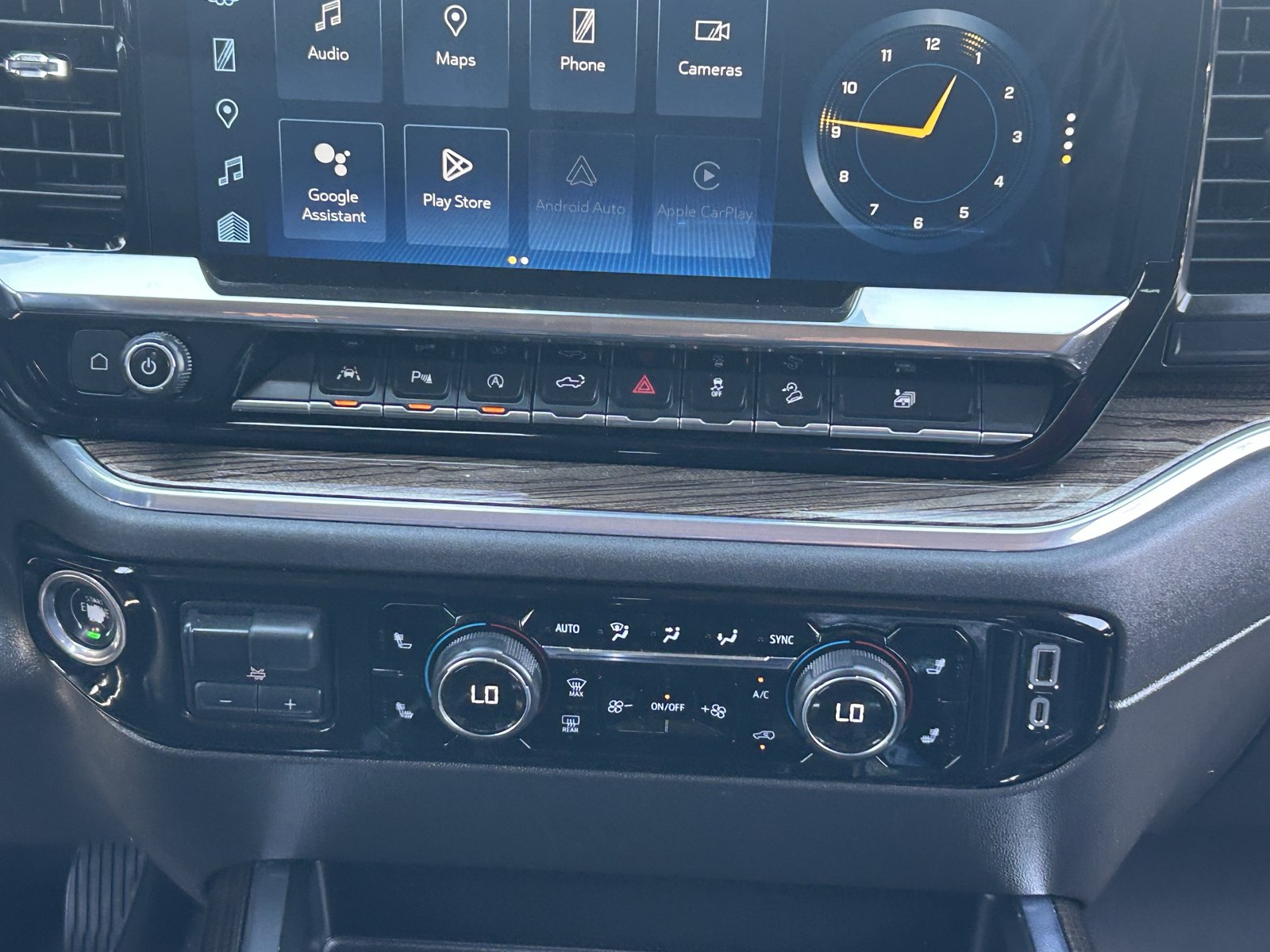 Certified 2024 Chevrolet Silverado 1500 LT Trail Boss w/ Convenience Package II AWD/4WD image 20