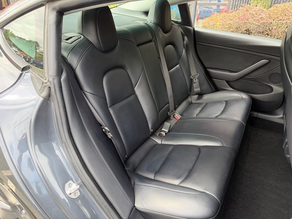 Used 2022 Tesla Model 3 Long Range AWD/4WD image 35
