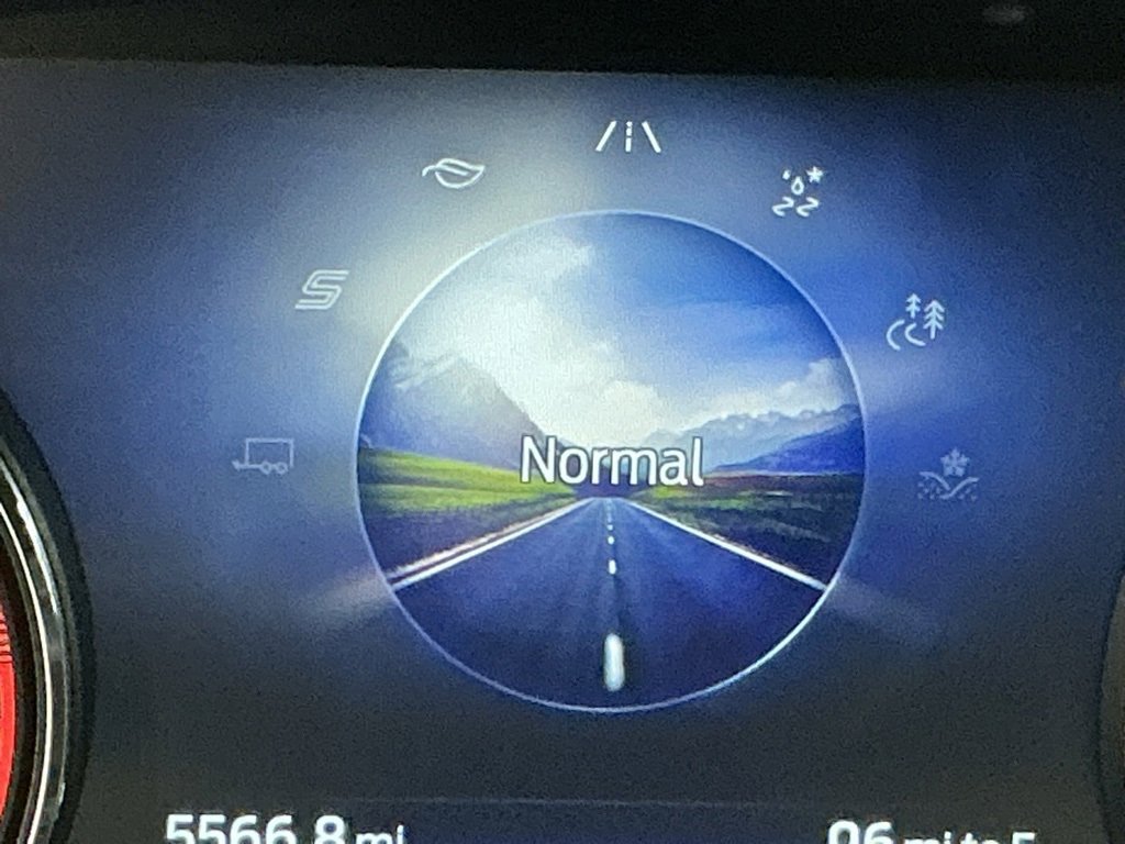 Used 2023 Ford Explorer ST-Line image 11