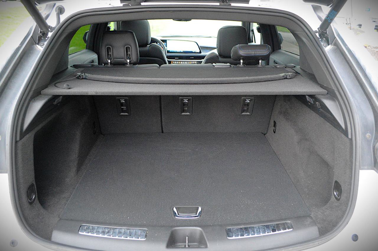 Used 2024 Cadillac XT4 Sport image 15