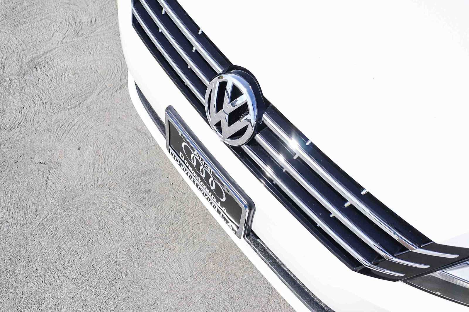 Used 2015 Volkswagen Passat 1.8T Limited Edition image 8