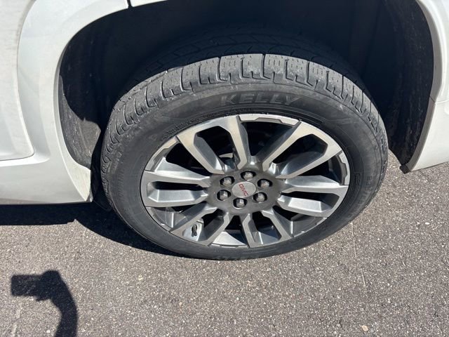 Used 2022 GMC Acadia Denali AWD/4WD image 11