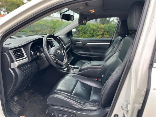 Used 2015 Toyota Highlander XLE image 16