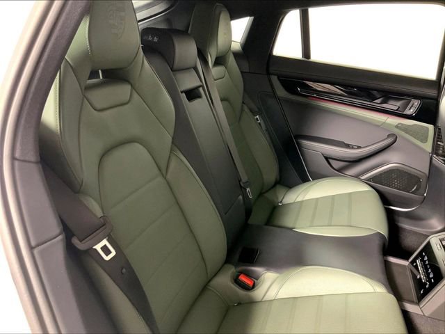 Used 2024 Porsche Panamera 4 image 23