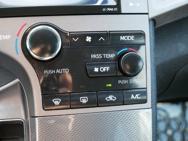 Used 2015 Toyota Venza LE FWD image 22