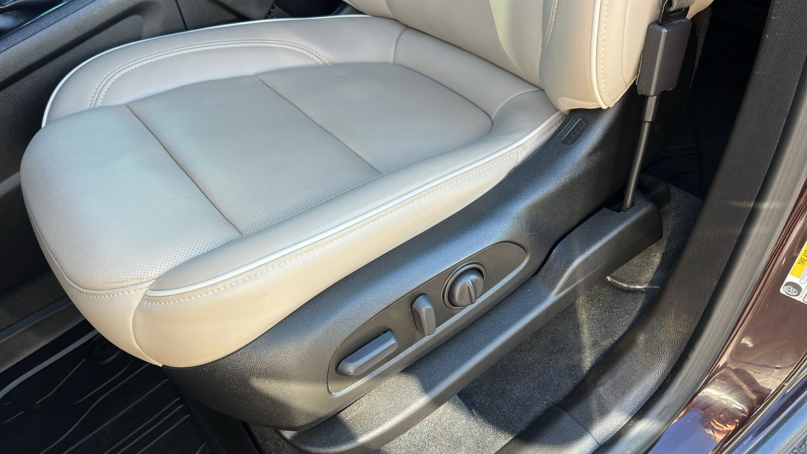 Certified 2023 Chevrolet Traverse Premier w/ LPO, Floor Liner Package image 19