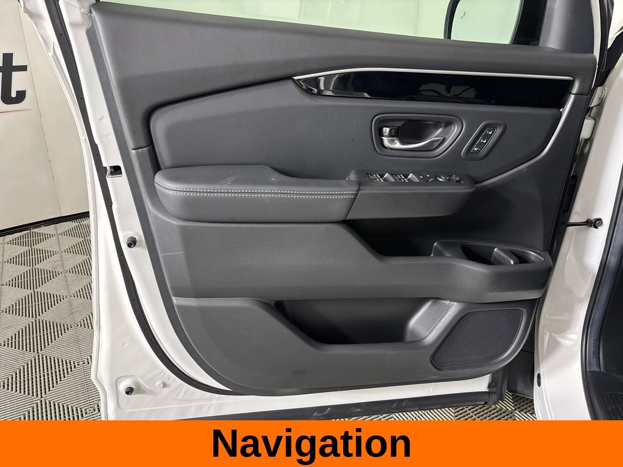 Used 2025 Honda Pilot Touring image 10