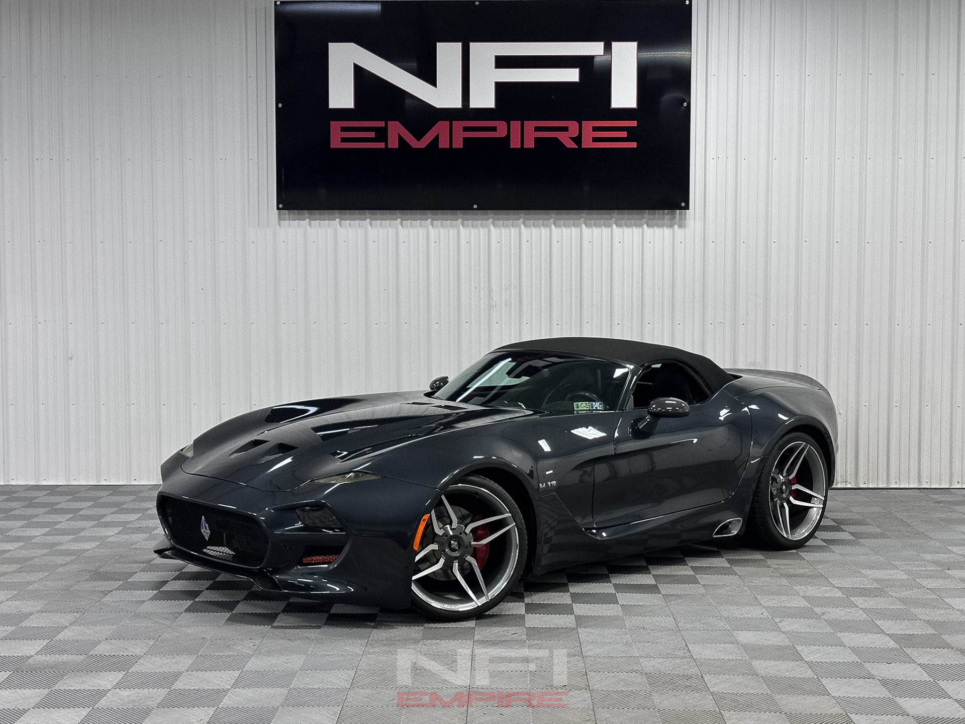 Used 2014 SRT Viper GTS w/ GTS Laguna Interior Package RWD image 2
