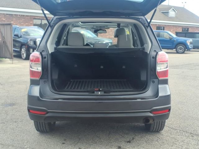 Used 2016 Subaru Forester 2.5i Premium w/ All-Weather Package AWD/4WD image 9