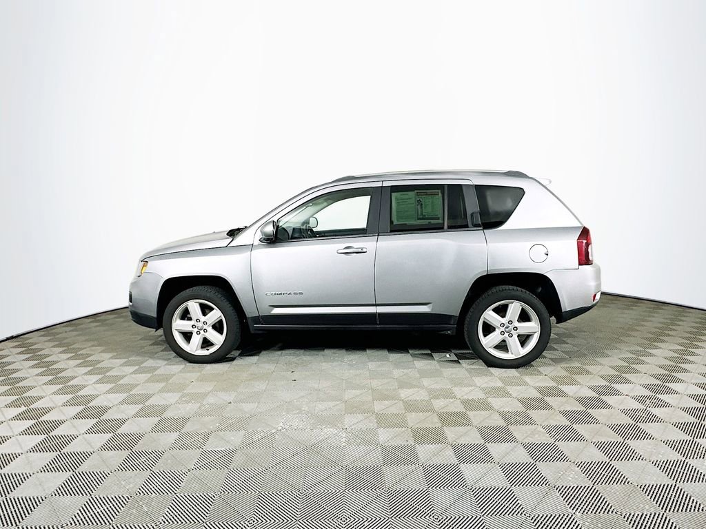 Used 2014 Jeep Compass Latitude FWD image 5