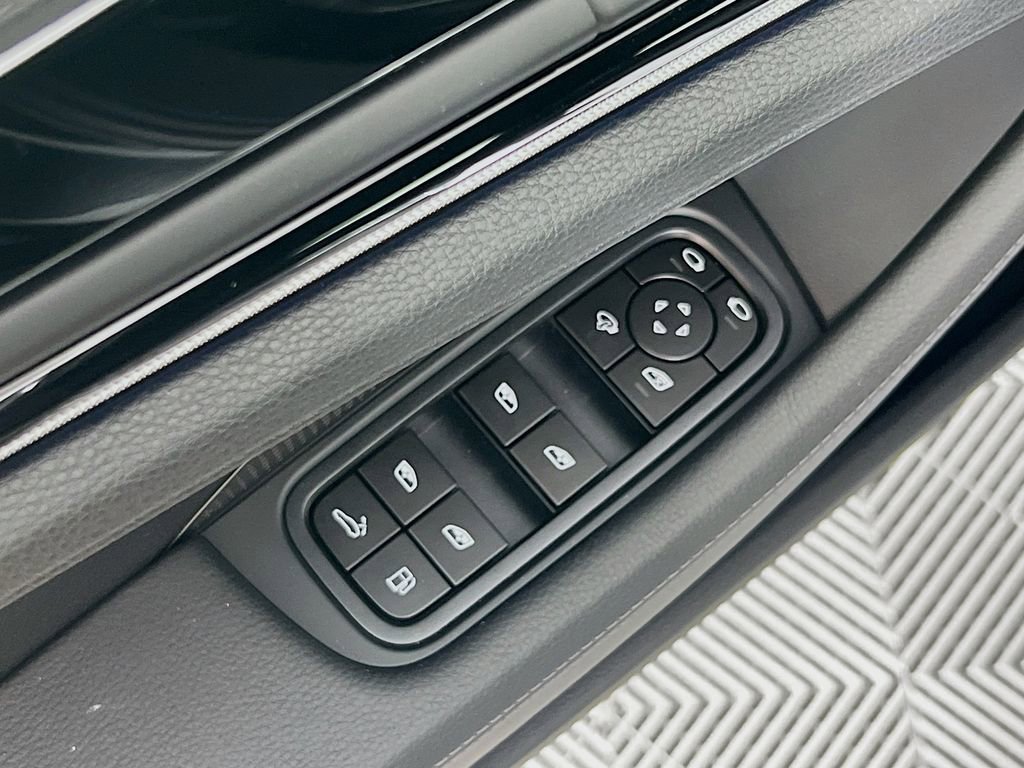 New 2025 Porsche Panamera 4 image 20